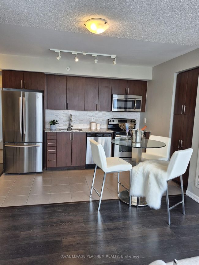 1611 - 830 Lawrence Ave W, Condo with 2 bedrooms, 2 bathrooms and null parking in North York ON | Image 13