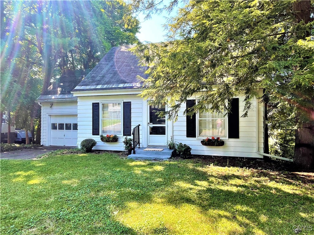 Sunrise Dr & Phelps Pl, Syracuse, NY 13205