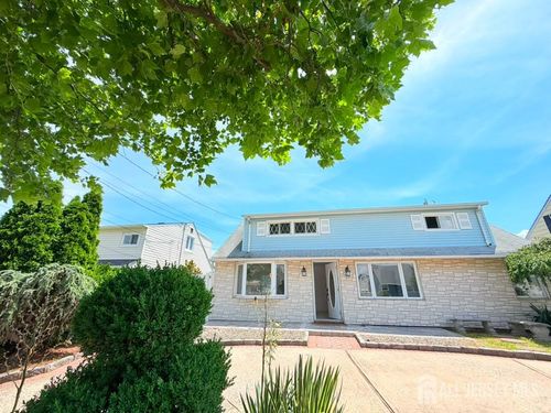 68 Daniel St, Carteret, NJ, 07008-1949 | Card Image