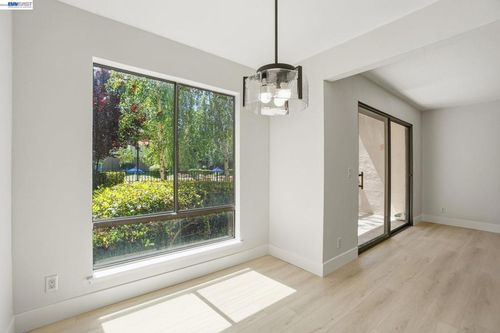 106-460 N Civic Dr, Walnut Creek, CA, 94596-3345 | Card Image