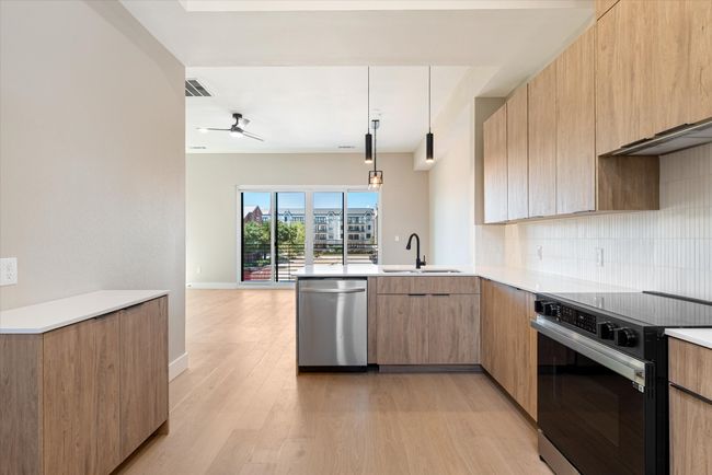 APT-403 - 4060 Spring Valley Rd, Townhouse with 3 bedrooms, 3 bathrooms and null parking in Farmers Branch TX | Image 11