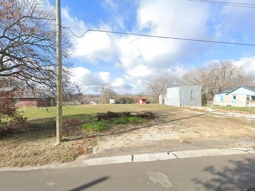 607 N Mill St, Weatherford, TX, 76086-3370 | Card Image