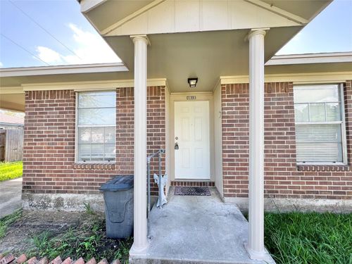 4021 Avenue Q 1/2, Santa Fe, TX, 77510-9020 | Card Image