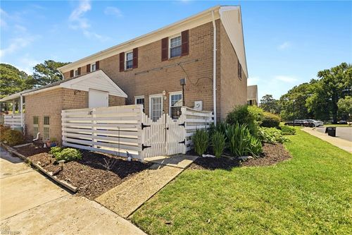 3187 Reese Dr, Portsmouth, VA, 23703-4616 | Card Image