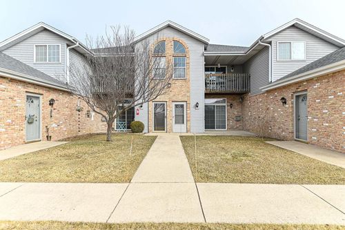 7-401 W Aspen Drive, Oak Creek, WI, 53154 | Card Image