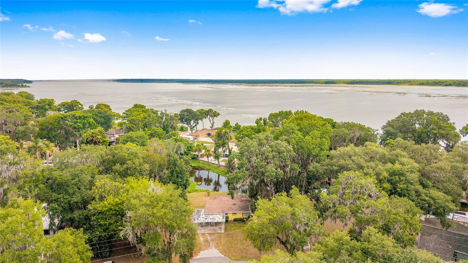 Residential in LAKE PANASOFFKEE 4