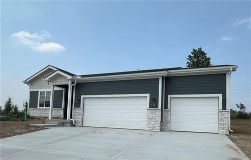 309 Sw Hawthorne Ct, Blue Springs, MO, 64014-4575 | Card Image