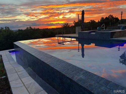 180 Crescent Cir, Hollister, MO, 65672-5916 | Card Image