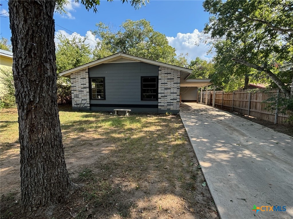 Saint Michael St, Gonzales, TX 78629