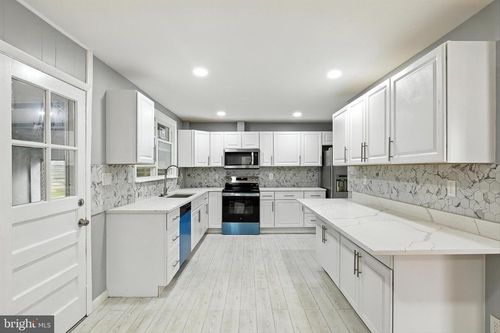 3126 Rices Ln, BALTIMORE, MD, 21244-1304 | Card Image