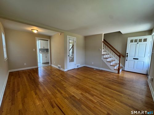 j-1164 Whitney Ave, Hamden, CT, 06517-3453 | Card Image