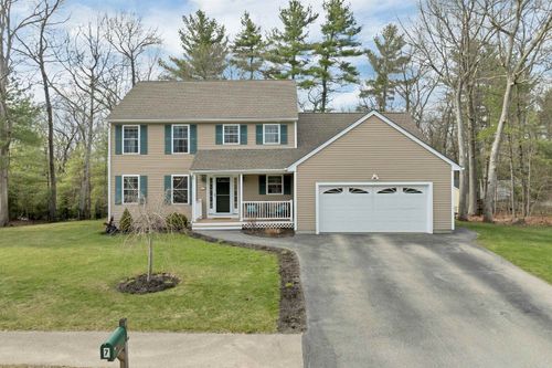 7 Leaor Cir, Hudson, NH, 03051-3459 | Card Image