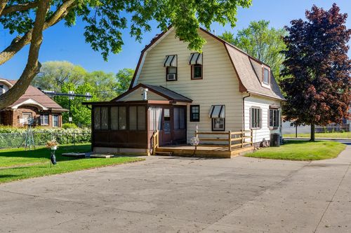 2924 South Avenue, LA CROSSE, WI, 54601 | Card Image