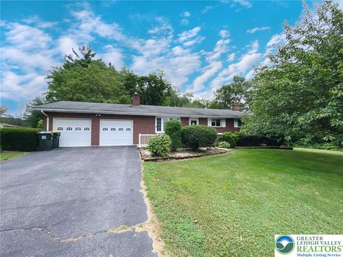 1522 Clearfield Rd, WIND GAP, PA, 18091-9744 | Card Image