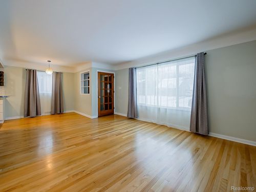 203 Pare St, Clawson, MI, 48017-2502 | Card Image