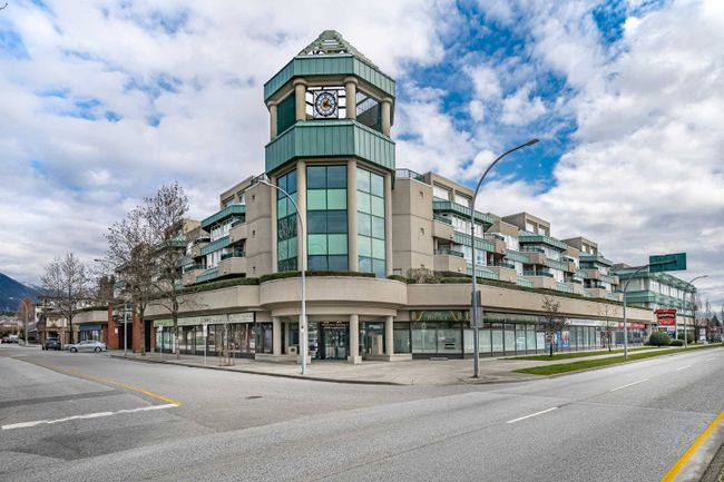 A420 - 2099 Lougheed Highway, Condo with 2 bedrooms, 1 bathrooms and 2 parking in Port Coquitlam BC | Image 1