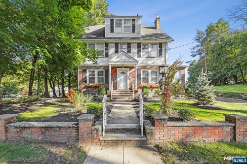 17 Cliff St, Verona, NJ, 07044-2809 | Card Image