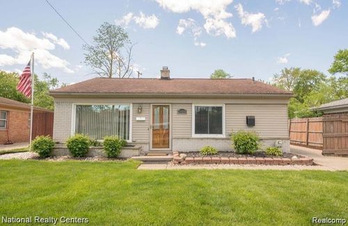 28111 Brentwood St, Southfield, MI, 48076-3069 | Card Image
