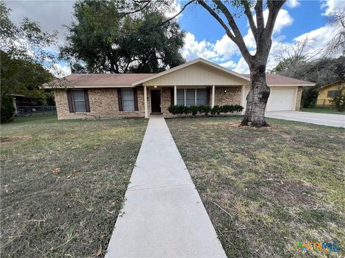 1665 Driftwood Dr, Seguin, TX, 78155-5211 | Card Image