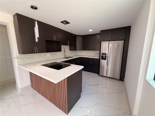 3527 Nw 17th St, Miami, FL, 33125-1745 | Card Image