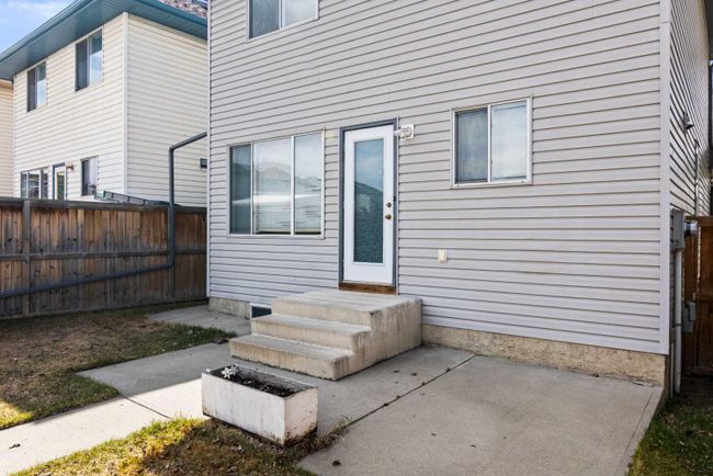16 Hidden Valley Link Nw, Home with 3 bedrooms, 2 bathrooms and 2 parking in Calgary AB | Image 37