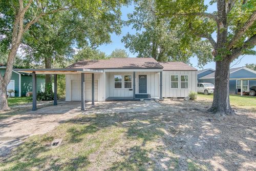 1517 Dallas St, Port Neches, TX, 77651-3306 | Card Image