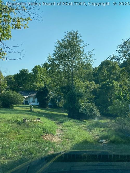 298 Jason Ln, Leon, WV, 25123-7710 | Card Image