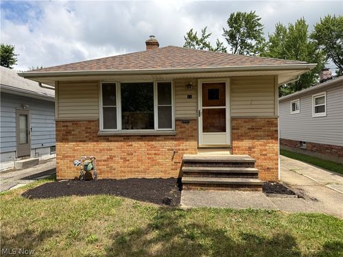 77 William St, Bedford, OH, 44146-4631 | Card Image
