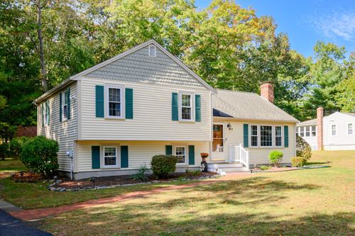 4 Charlotte Dr, Plymouth, MA, 02360-4955 | Card Image