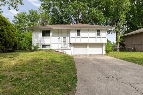 1613 Se Oak St, Oak Grove, MO, 64075-9419 | Card Image