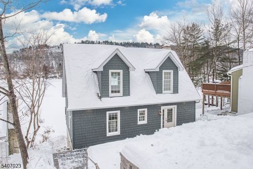 41 W Shore Trl, Sandyston, NJ, 07826-5028 | Card Image