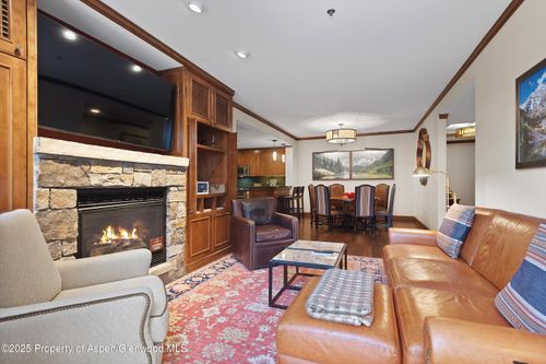 8411-winter-interest-14-39 Boomerang Rd, Aspen, CO, 81611-4308 | Card Image