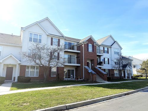 unit-203-680 Mill Cir, Wheeling, IL, 60090-4205 | Card Image