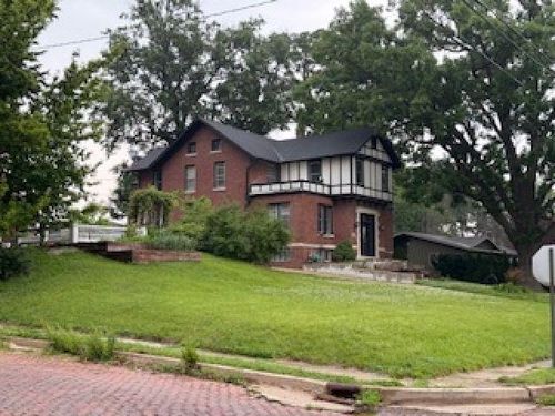 1821 2nd St, Peru, IL, 61354-3303 | Card Image