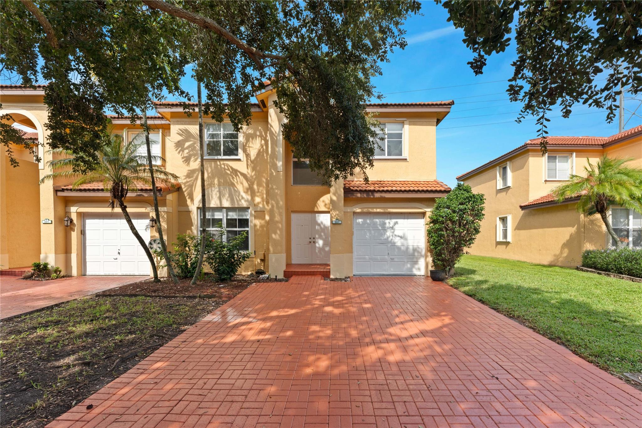 Forest Oak Cir, Davie, FL 33325