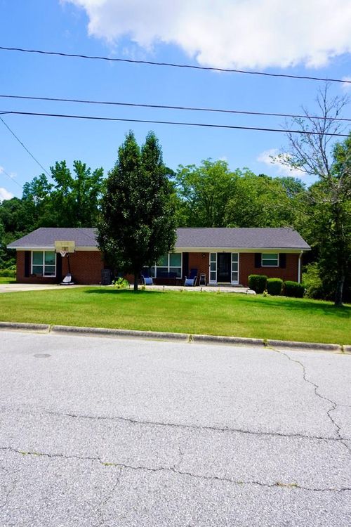 404 19th Ave, Phenix City, AL, 36869-6819 | Card Image