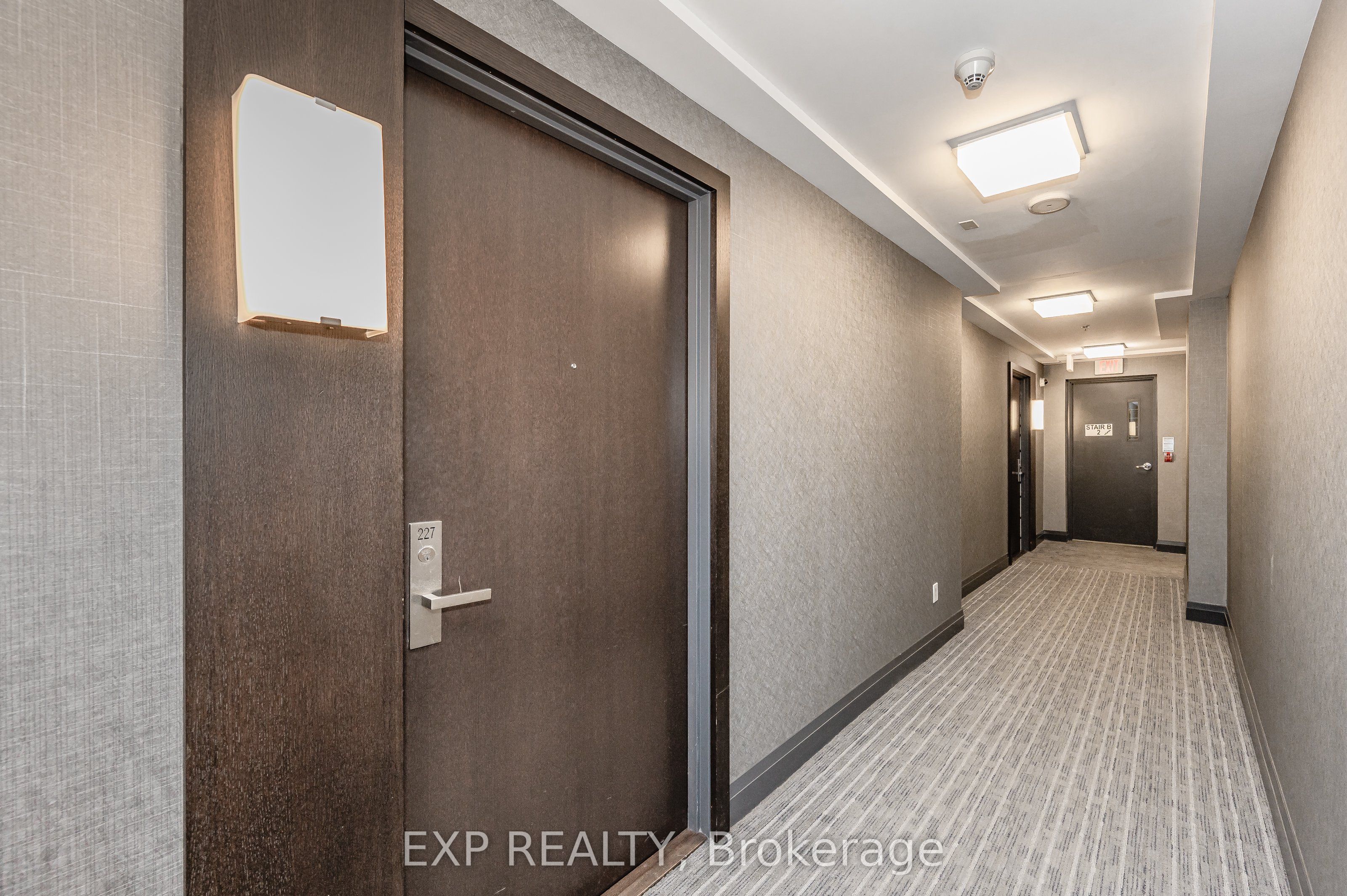 Residential Lease in Oakville 3