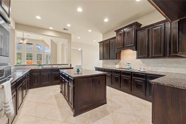 Space enough for more than one chef to work without crowding each other. | Image 17