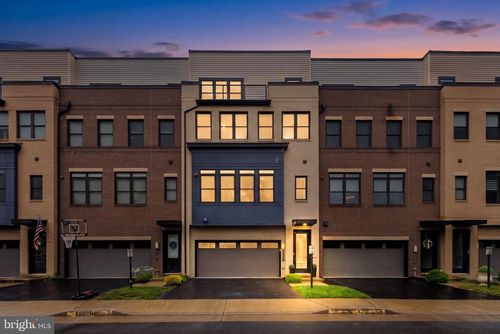 42464 Mildred Landing Sq, ASHBURN, VA, 20148-7706 | Card Image