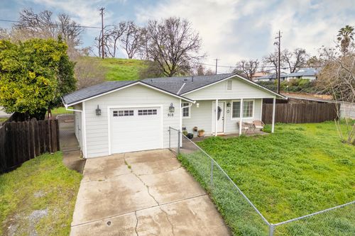 910 Aloha St, Red Bluff, CA, 96080-3959 | Card Image