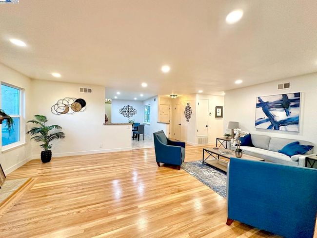 651 Brookfield Dr, House other with 3 bedrooms, 2 bathrooms and 2 parking in Livermore CA | Image 7