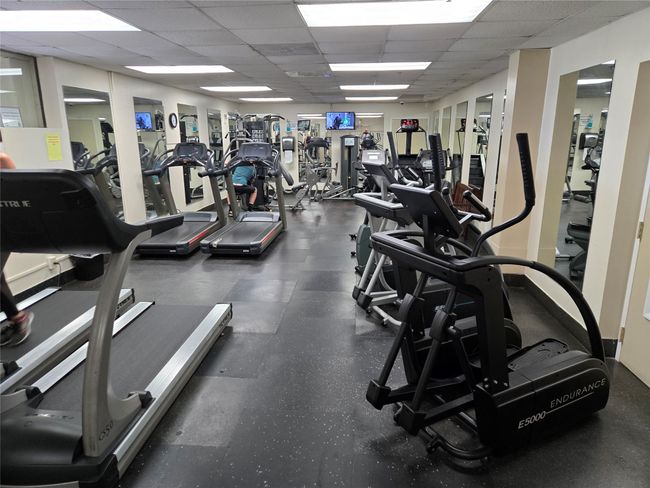 Weight Room | Image 39