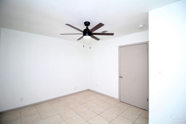 APT-12 - 4964 W Spencer Field Rd, House other with 2 bedrooms, 1 bathrooms and null parking in Pace FL | Image 10