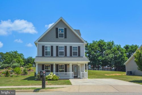 143 Lofty Cir, STUARTS DRAFT, VA, 24477-3234 | Card Image