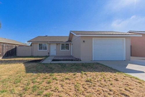 614 Maple St, King City, CA, 93930-3806 | Card Image