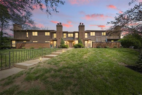 apt-7-2037 Trailcrest Ln, Kirkwood, MO, 63122-2264 | Card Image