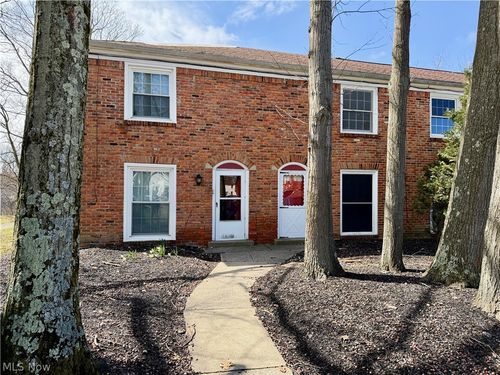 t27-11 Trenton Square, Euclid, OH, 44143 | Card Image