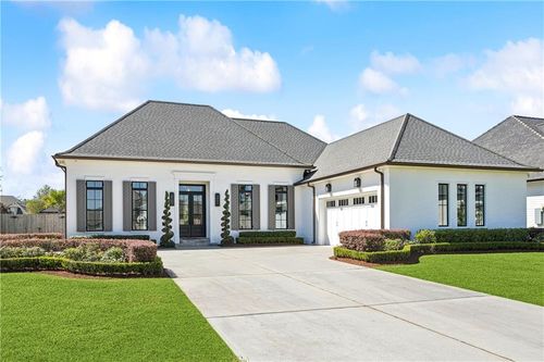 114 Bald Eagle Dr, Belle Chasse, LA, 70037-1823 | Card Image