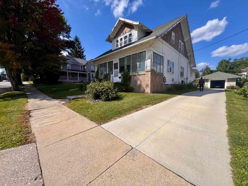 20 3rd Ave Ne, Waukon, IA, 52172-1320 | Card Image