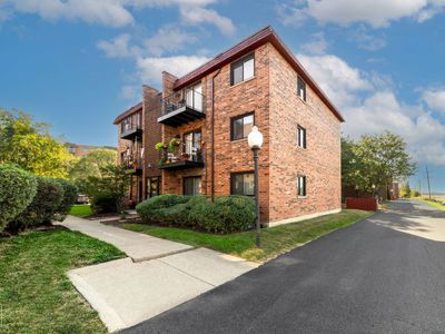 3A - 1777 W Algonquin Road, Condo with 2 bedrooms, 2 bathrooms and 2 parking in Mount Prospect IL | Image 1